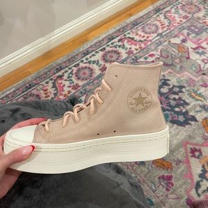 Women’s Hightop Platform Suede Converse